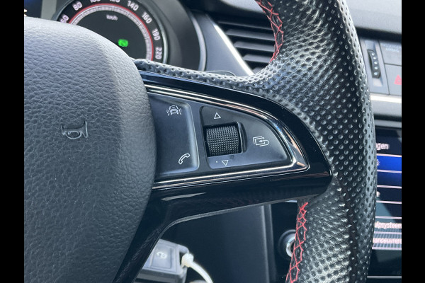 Škoda Octavia Combi 2.0 TSI RS 245PK Sportzetels Nav/Cam Carplay Stoelverw Elek.Klep Race-Blue Voll.Onderhouden!