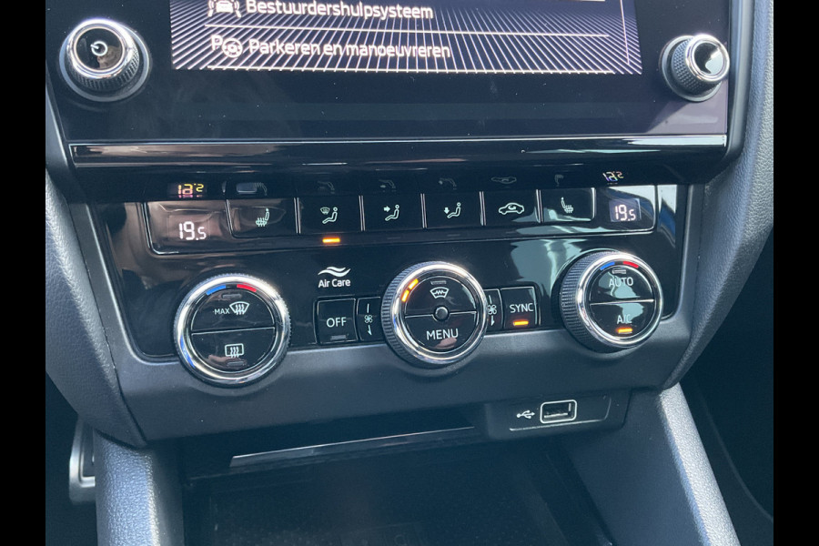 Škoda Octavia Combi 2.0 TSI RS 245PK Sportzetels Nav/Cam Carplay Stoelverw Elek.Klep Race-Blue Voll.Onderhouden!
