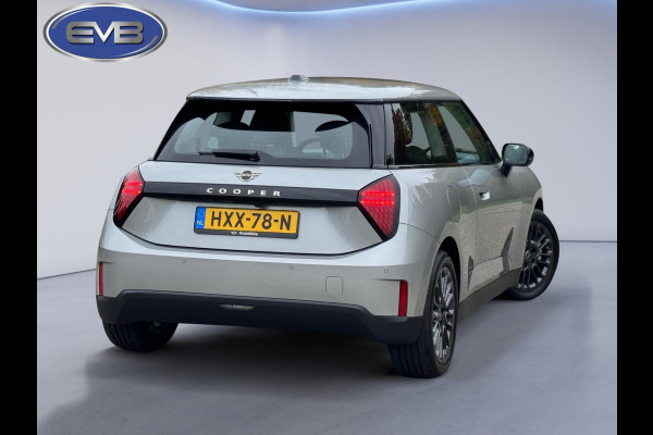 MINI Cooper E Essential 40.7 kWh NIEUW 28-07-2025, achteruitrijcamera, 17 inch ,nieuw prijs € 31860,-, nl auto met nap MINI Cooper E Essential 40.7 kWh NIEUW 28-07-2025, achteruitrijcamera, 17 inch ,nieuw prijs € 31860,-, nl auto met nap