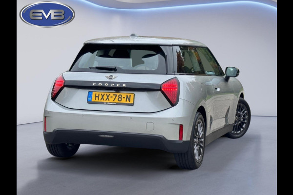MINI Cooper E Essential 40.7 kWh NIEUW 28-07-2025, achteruitrijcamera, 17 inch ,nieuw prijs € 31860,-, nl auto met nap MINI Cooper E Essential 40.7 kWh NIEUW 28-07-2025, achteruitrijcamera, 17 inch ,nieuw prijs € 31860,-, nl auto met nap