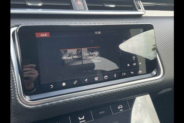 Land Rover Range Rover Velar 2.0 I4 Turbo AWD R-Dynamic Pano HUD Meridian Leer Stuur/Stoelverw Memory VOL! Land Rover Range Rover Velar 2.0 I4 Turbo AWD R-Dynamic Pano HUD Meridian Leer Stuur/Stoelverw Memory VOL!