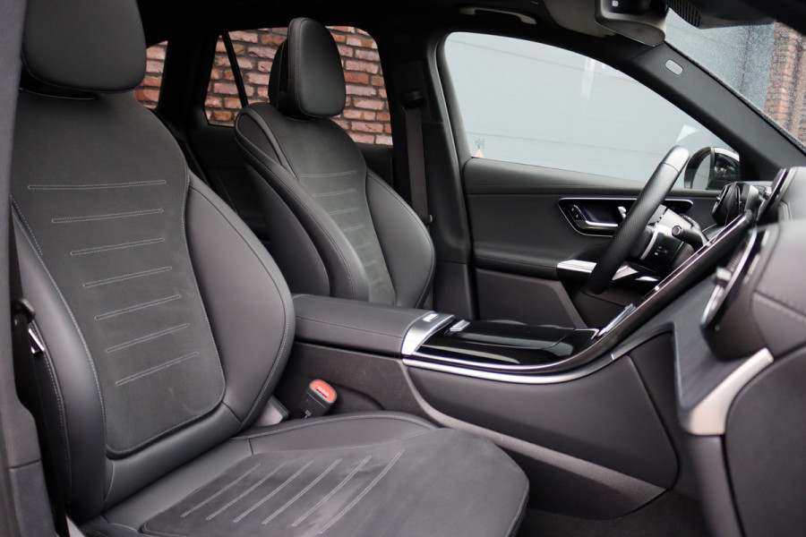 Mercedes-Benz GLC 400e 4MATIC AMG Line | Airmatic | Achterasbesturing | Distronic+ | Memory | Trekhaak | Digital Light | Surround Camera | Verwarmd Stuurwiel | Nightpakket |