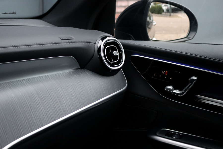 Mercedes-Benz GLC 400e 4MATIC AMG Line | Airmatic | Achterasbesturing | Distronic+ | Memory | Trekhaak | Digital Light | Surround Camera | Verwarmd Stuurwiel | Nightpakket |