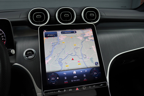 Mercedes-Benz GLC 400e 4MATIC AMG Line | Airmatic | Achterasbesturing | Distronic+ | Memory | Trekhaak | Digital Light | Surround Camera | Verwarmd Stuurwiel | Nightpakket |