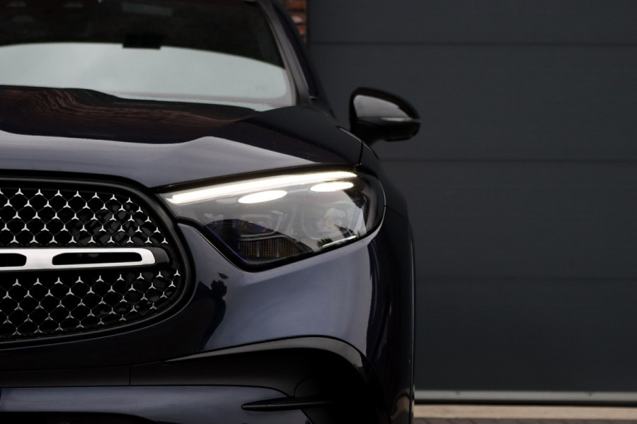 Mercedes-Benz GLC 400e 4MATIC AMG Line | Airmatic | Achterasbesturing | Distronic+ | Memory | Trekhaak | Digital Light | Surround Camera | Verwarmd Stuurwiel | Nightpakket |