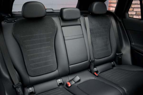 Mercedes-Benz GLC 400e 4MATIC AMG Line | Airmatic | Achterasbesturing | Distronic+ | Memory | Trekhaak | Digital Light | Surround Camera | Verwarmd Stuurwiel | Nightpakket |