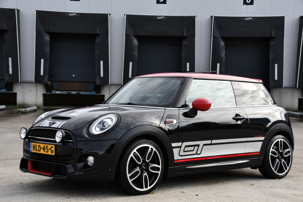 MINI Mini 2.0 Cooper S GT Limited Edition JCW Full Options, Adaptieve Cruise, PANO, H/K, HUD, Clima, Carplay, Stoelverwarming, LED, Uniek! MINI Mini 2.0 Cooper S GT Limited Edition JCW Full Options, Adaptieve Cruise, PANO, H/K, HUD, Clima, Carplay, Stoelverwarming, LED, Uniek!