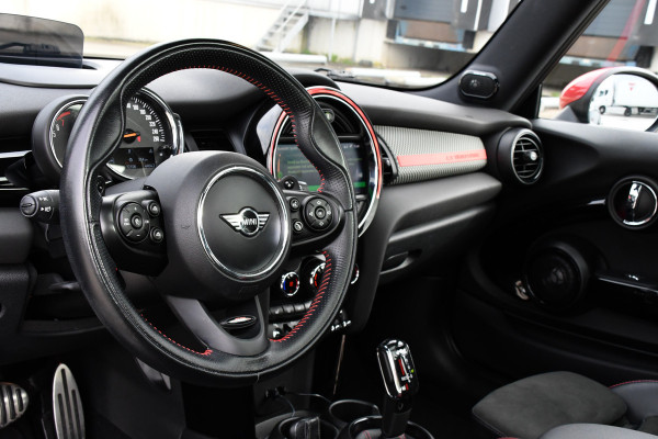 MINI Mini 2.0 Cooper S GT Limited Edition JCW Full Options, Adaptieve Cruise, PANO, H/K, HUD, Clima, Carplay, Stoelverwarming, LED, Uniek! MINI Mini 2.0 Cooper S GT Limited Edition JCW Full Options, Adaptieve Cruise, PANO, H/K, HUD, Clima, Carplay, Stoelverwarming, LED, Uniek!