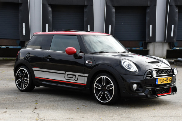 MINI Mini 2.0 Cooper S GT Limited Edition JCW Full Options, Adaptieve Cruise, PANO, H/K, HUD, Clima, Carplay, Stoelverwarming, LED, Uniek! MINI Mini 2.0 Cooper S GT Limited Edition JCW Full Options, Adaptieve Cruise, PANO, H/K, HUD, Clima, Carplay, Stoelverwarming, LED, Uniek!