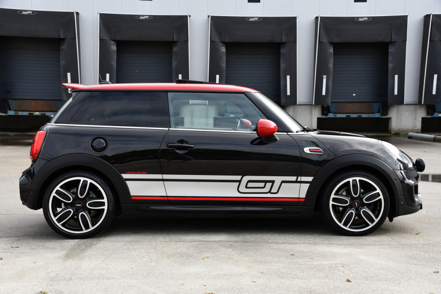 MINI Mini 2.0 Cooper S GT Limited Edition JCW Full Options, Adaptieve Cruise, PANO, H/K, HUD, Clima, Carplay, Stoelverwarming, LED, Uniek! MINI Mini 2.0 Cooper S GT Limited Edition JCW Full Options, Adaptieve Cruise, PANO, H/K, HUD, Clima, Carplay, Stoelverwarming, LED, Uniek!