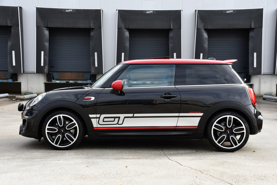 MINI Mini 2.0 Cooper S GT Limited Edition JCW Full Options, Adaptieve Cruise, PANO, H/K, HUD, Clima, Carplay, Stoelverwarming, LED, Uniek! MINI Mini 2.0 Cooper S GT Limited Edition JCW Full Options, Adaptieve Cruise, PANO, H/K, HUD, Clima, Carplay, Stoelverwarming, LED, Uniek!