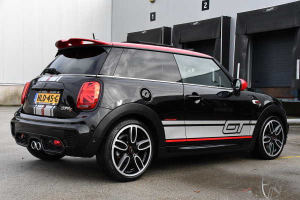 MINI Mini 2.0 Cooper S GT Limited Edition JCW Full Options, Adaptieve Cruise, PANO, H/K, HUD, Clima, Carplay, Stoelverwarming, LED, Uniek! MINI Mini 2.0 Cooper S GT Limited Edition JCW Full Options, Adaptieve Cruise, PANO, H/K, HUD, Clima, Carplay, Stoelverwarming, LED, Uniek!