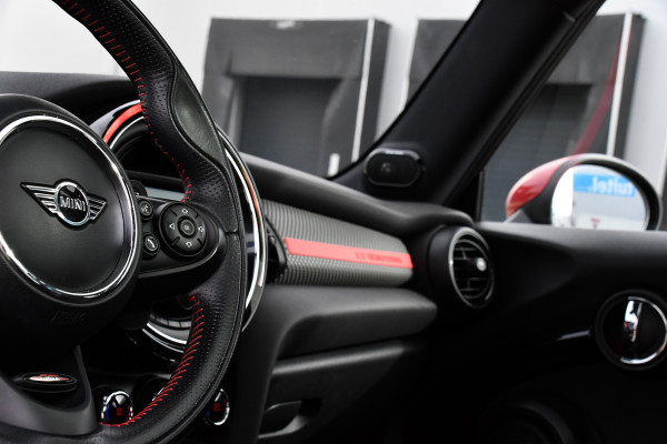 MINI Mini 2.0 Cooper S GT Limited Edition JCW Full Options, Adaptieve Cruise, PANO, H/K, HUD, Clima, Carplay, Stoelverwarming, LED, Uniek! MINI Mini 2.0 Cooper S GT Limited Edition JCW Full Options, Adaptieve Cruise, PANO, H/K, HUD, Clima, Carplay, Stoelverwarming, LED, Uniek!