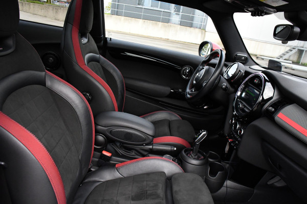 MINI Mini 2.0 Cooper S GT Limited Edition JCW Full Options, Adaptieve Cruise, PANO, H/K, HUD, Clima, Carplay, Stoelverwarming, LED, Uniek! MINI Mini 2.0 Cooper S GT Limited Edition JCW Full Options, Adaptieve Cruise, PANO, H/K, HUD, Clima, Carplay, Stoelverwarming, LED, Uniek!