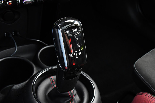 MINI Mini 2.0 Cooper S GT Limited Edition JCW Full Options, Adaptieve Cruise, PANO, H/K, HUD, Clima, Carplay, Stoelverwarming, LED, Uniek! MINI Mini 2.0 Cooper S GT Limited Edition JCW Full Options, Adaptieve Cruise, PANO, H/K, HUD, Clima, Carplay, Stoelverwarming, LED, Uniek!