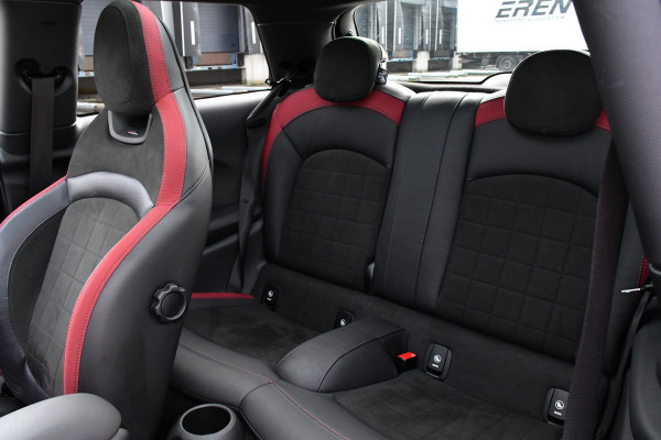 MINI Mini 2.0 Cooper S GT Limited Edition JCW Full Options, Adaptieve Cruise, PANO, H/K, HUD, Clima, Carplay, Stoelverwarming, LED, Uniek! MINI Mini 2.0 Cooper S GT Limited Edition JCW Full Options, Adaptieve Cruise, PANO, H/K, HUD, Clima, Carplay, Stoelverwarming, LED, Uniek!
