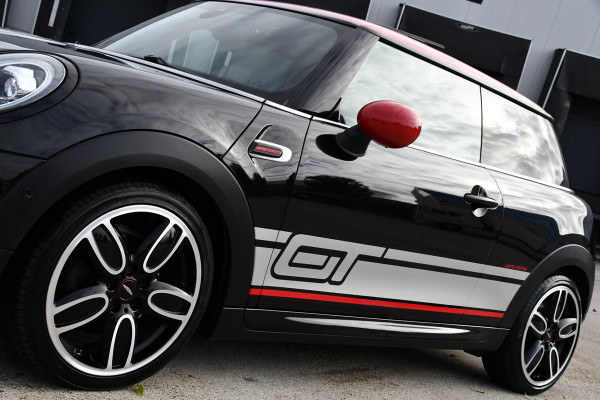 MINI Mini 2.0 Cooper S GT Limited Edition JCW Full Options, Adaptieve Cruise, PANO, H/K, HUD, Clima, Carplay, Stoelverwarming, LED, Uniek! MINI Mini 2.0 Cooper S GT Limited Edition JCW Full Options, Adaptieve Cruise, PANO, H/K, HUD, Clima, Carplay, Stoelverwarming, LED, Uniek!