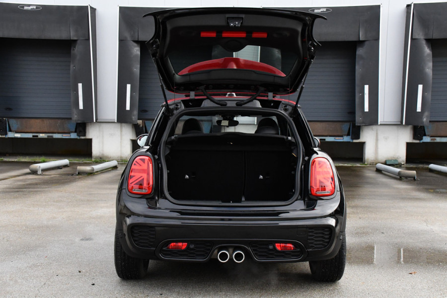 MINI Mini 2.0 Cooper S GT Limited Edition JCW Full Options, Adaptieve Cruise, PANO, H/K, HUD, Clima, Carplay, Stoelverwarming, LED, Uniek! MINI Mini 2.0 Cooper S GT Limited Edition JCW Full Options, Adaptieve Cruise, PANO, H/K, HUD, Clima, Carplay, Stoelverwarming, LED, Uniek!