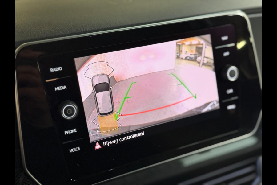 Volkswagen T-Cross 1.5 TSI R-Line Edition Facelift | Keyless | Led | Camera | Stoelverwarming