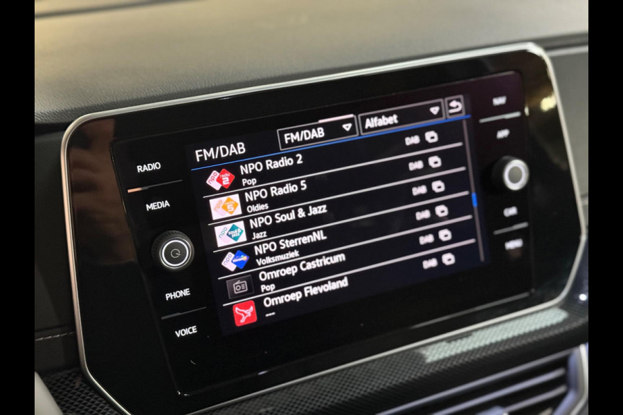Volkswagen T-Cross 1.5 TSI R-Line Edition Facelift | Keyless | Led | Camera | Stoelverwarming