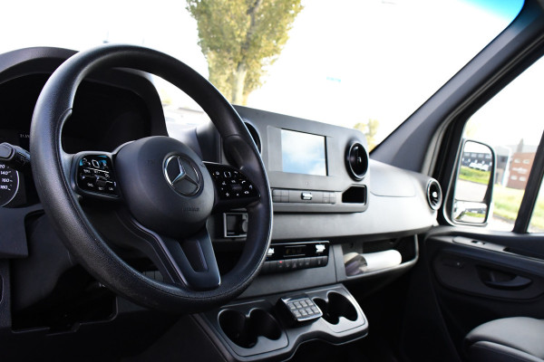 Mercedes-Benz Sprinter 519 3.0 CDI L3H2 PB Edition Camera, Cruise, Carplay, 3500kg Trekhaak, LED, Standkachel, Stoelverwarming, Automaat, Multimedia, Uniek! Mercedes-Benz Sprinter 519 3.0 CDI L3H2 PB Edition Camera, Cruise, Carplay, 3500kg Trekhaak, LED, Standkachel, Stoelverwarming, Automaat, Multimedia, Uniek!