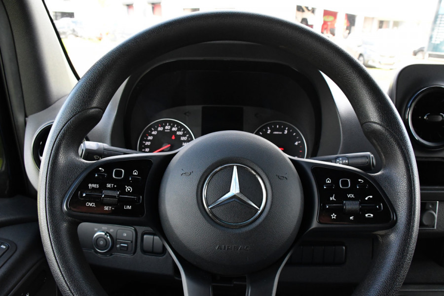 Mercedes-Benz Sprinter 519 3.0 CDI L3H2 PB Edition Camera, Cruise, Carplay, 3500kg Trekhaak, LED, Standkachel, Stoelverwarming, Automaat, Multimedia, Uniek! Mercedes-Benz Sprinter 519 3.0 CDI L3H2 PB Edition Camera, Cruise, Carplay, 3500kg Trekhaak, LED, Standkachel, Stoelverwarming, Automaat, Multimedia, Uniek!