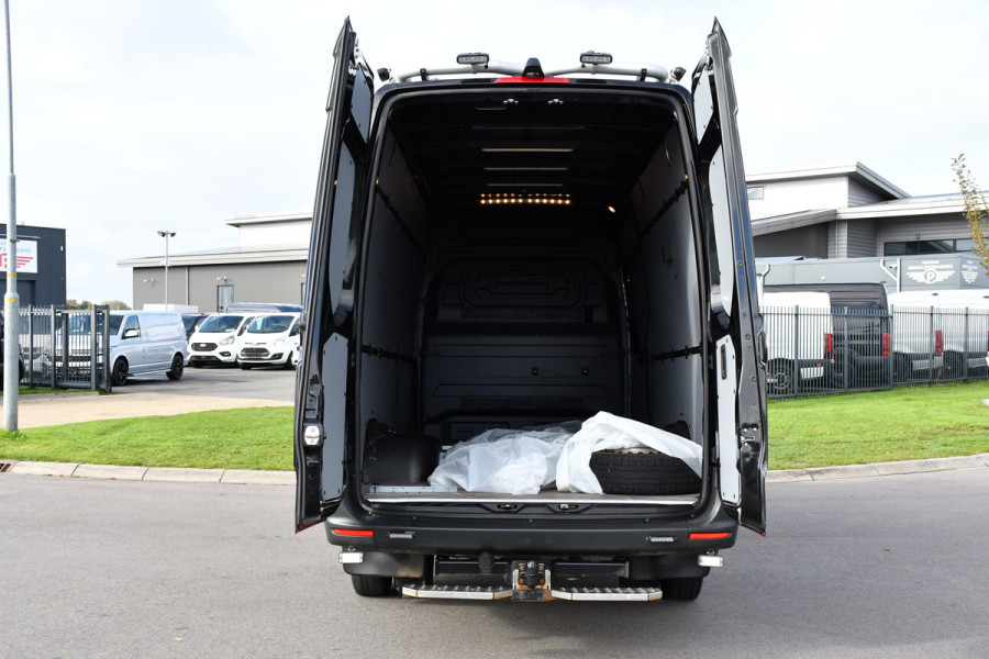 Mercedes-Benz Sprinter 519 3.0 CDI L3H2 PB Edition Camera, Cruise, Carplay, 3500kg Trekhaak, LED, Standkachel, Stoelverwarming, Automaat, Multimedia, Uniek! Mercedes-Benz Sprinter 519 3.0 CDI L3H2 PB Edition Camera, Cruise, Carplay, 3500kg Trekhaak, LED, Standkachel, Stoelverwarming, Automaat, Multimedia, Uniek!