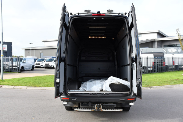 Mercedes-Benz Sprinter 519 3.0 CDI L3H2 PB Edition Camera, Cruise, Carplay, 3500kg Trekhaak, LED, Standkachel, Stoelverwarming, Automaat, Multimedia, Uniek! Mercedes-Benz Sprinter 519 3.0 CDI L3H2 PB Edition Camera, Cruise, Carplay, 3500kg Trekhaak, LED, Standkachel, Stoelverwarming, Automaat, Multimedia, Uniek!