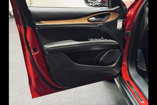 Alfa Romeo Stelvio 2.0 T 280PK AWD First Edition | Panorama | 1e Eig. | BTW