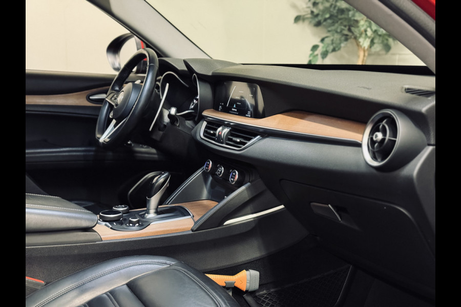 Alfa Romeo Stelvio 2.0 T 280PK AWD First Edition | Panorama | 1e Eig. | BTW