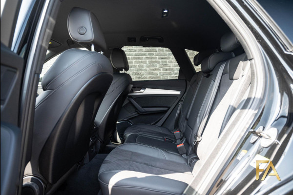 Audi Q5 50 TFSI e S Line 20Inch|LED|Trekhaak|Alcantara Audi Q5 50 TFSI e S Line 20Inch|LED|Trekhaak|Alcantara