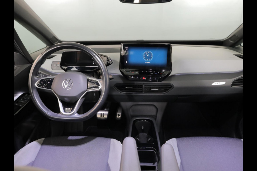 Volkswagen ID.3 First Plus 58 kWh 204pk|19'LM-velgen| Matrix LED| verwarmde voorstoelen Volkswagen ID.3 First Plus 58 kWh 204pk|19'LM-velgen| Matrix LED| verwarmde voorstoelen