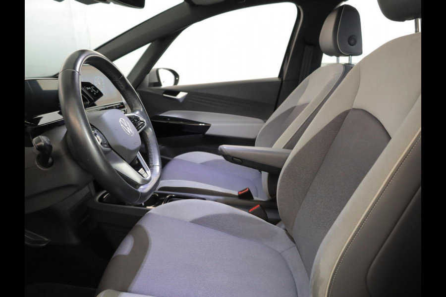 Volkswagen ID.3 First Plus 58 kWh 204pk|19'LM-velgen| Matrix LED| verwarmde voorstoelen Volkswagen ID.3 First Plus 58 kWh 204pk|19'LM-velgen| Matrix LED| verwarmde voorstoelen