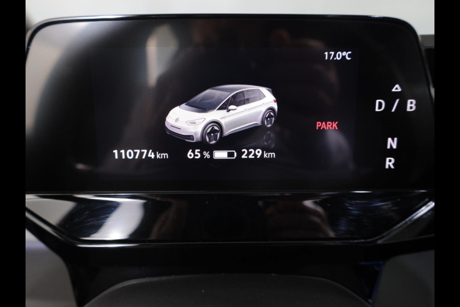 Volkswagen ID.3 First Plus 58 kWh 204pk|19'LM-velgen| Matrix LED| verwarmde voorstoelen Volkswagen ID.3 First Plus 58 kWh 204pk|19'LM-velgen| Matrix LED| verwarmde voorstoelen