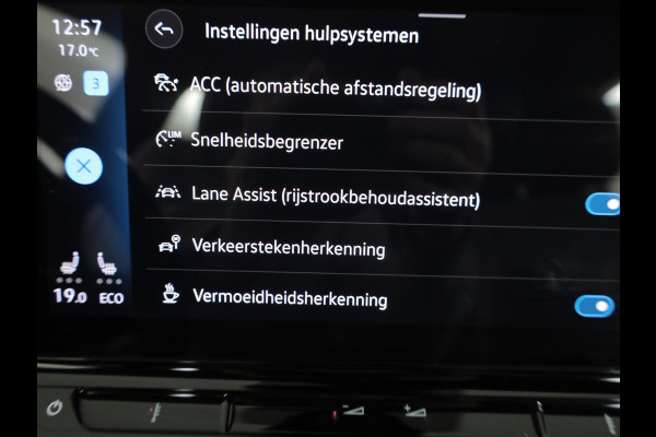 Volkswagen ID.3 First Plus 58 kWh 204pk|19'LM-velgen| Matrix LED| verwarmde voorstoelen Volkswagen ID.3 First Plus 58 kWh 204pk|19'LM-velgen| Matrix LED| verwarmde voorstoelen