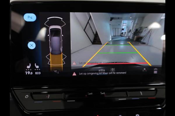 Volkswagen ID.3 First Plus 58 kWh 204pk|19'LM-velgen| Matrix LED| verwarmde voorstoelen Volkswagen ID.3 First Plus 58 kWh 204pk|19'LM-velgen| Matrix LED| verwarmde voorstoelen