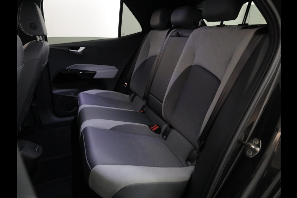 Volkswagen ID.3 First Plus 58 kWh 204pk|19'LM-velgen| Matrix LED| verwarmde voorstoelen Volkswagen ID.3 First Plus 58 kWh 204pk|19'LM-velgen| Matrix LED| verwarmde voorstoelen