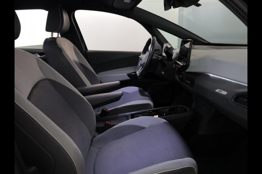 Volkswagen ID.3 First Plus 58 kWh 204pk|19'LM-velgen| Matrix LED| verwarmde voorstoelen Volkswagen ID.3 First Plus 58 kWh 204pk|19'LM-velgen| Matrix LED| verwarmde voorstoelen