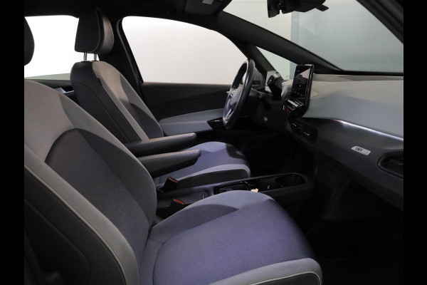 Volkswagen ID.3 First Plus 58 kWh 204pk|19'LM-velgen| Matrix LED| verwarmde voorstoelen Volkswagen ID.3 First Plus 58 kWh 204pk|19'LM-velgen| Matrix LED| verwarmde voorstoelen