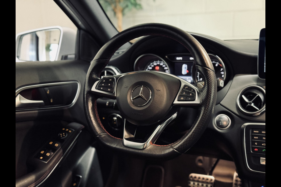 Mercedes-Benz GLA 180 Sport Edition Premium AMG Line | Trekhaak | Camera | Keyless