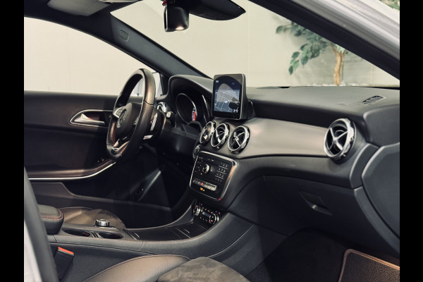 Mercedes-Benz GLA 180 Sport Edition Premium AMG Line | Trekhaak | Camera | Keyless