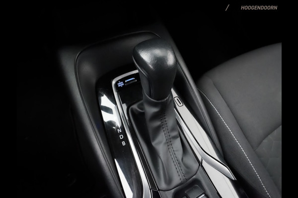 Toyota Corolla Touring Sports 1.8 Hybrid Active (APPLE CARPLAY,LED VERLICHTING,CAMERA,CLIMATE,CRUISE,LM-VELGEN,NIEUWE APK) Toyota Corolla Touring Sports 1.8 Hybrid Active (APPLE CARPLAY,LED VERLICHTING,CAMERA,CLIMATE,CRUISE,LM-VELGEN,NIEUWE APK)