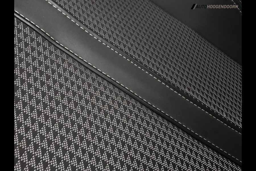 Peugeot 208 1.2 PureTech GT (APPLE CARPLAY,LED,KEYLESS,DODEHOEK,3D-DISPLAY,CAMERA,CLIMATE,CRUISE,SFEERVERLICHTING,LM-VELGEN)