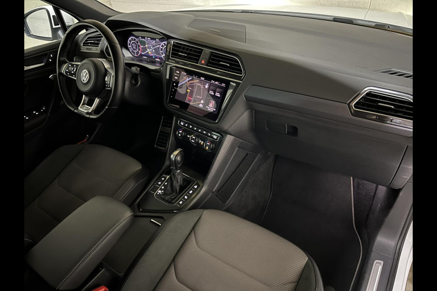 Volkswagen Tiguan 1.5 TSI R-Line Black Edition Pano Virtual Dynaudio 360° NAP Volkswagen Tiguan 1.5 TSI R-Line Black Edition Pano Virtual Dynaudio 360° NAP