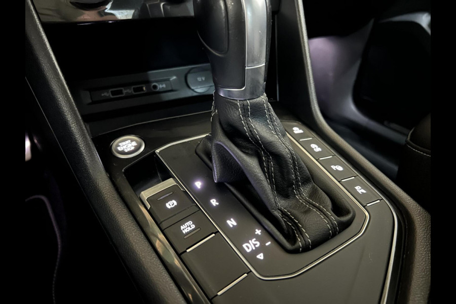 Volkswagen Tiguan 1.5 TSI R-Line Black Edition Pano Virtual Dynaudio 360° NAP Volkswagen Tiguan 1.5 TSI R-Line Black Edition Pano Virtual Dynaudio 360° NAP