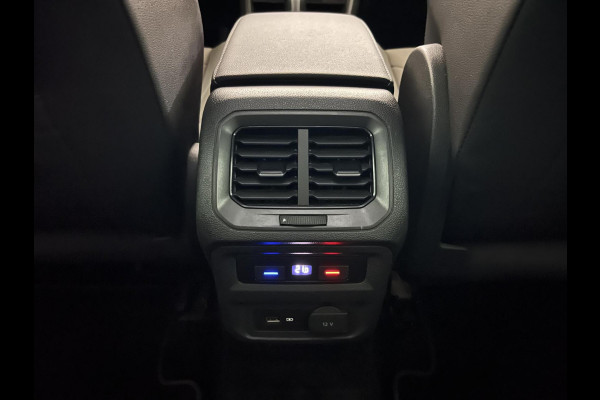 Volkswagen Tiguan 1.5 TSI R-Line Black Edition Pano Virtual Dynaudio 360° NAP Volkswagen Tiguan 1.5 TSI R-Line Black Edition Pano Virtual Dynaudio 360° NAP