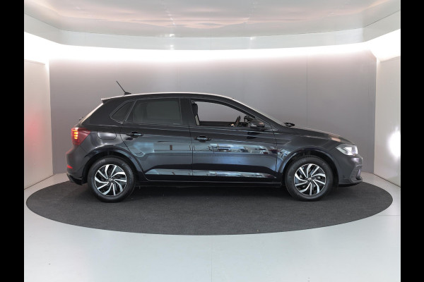 Volkswagen Polo 1.0 TSI Life Business 95 pk Automaat (DSG) | Verlengde garantie | Navigatie | Parkeersensoren | Achteruitrijcamera | Adaptieve cruise control | Stoelverwarming |
