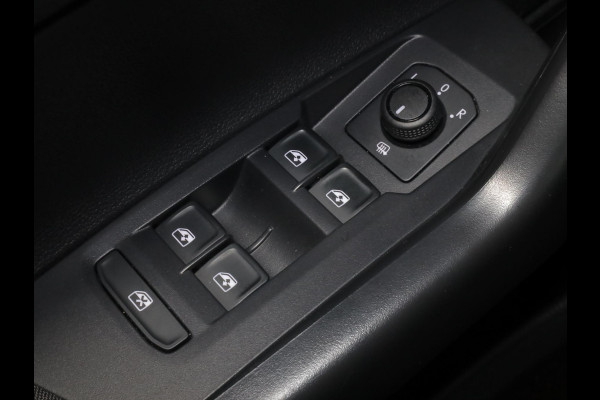Volkswagen Polo 1.0 TSI Life Business 95 pk Automaat (DSG) | Verlengde garantie | Navigatie | Parkeersensoren | Achteruitrijcamera | Adaptieve cruise control | Stoelverwarming |