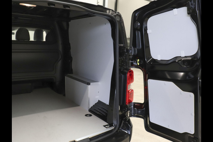 Peugeot Expert 2.0 BlueHDI Long Premium Dubbele Cabine Automaat Pack Look Navigatie Airco Bluetooth Parkeer sensoren Cruise Control Trekhaak * Peugeot Expert 2.0 BlueHDI Long Premium Dubbele Cabine Automaat Pack Look Navigatie Airco Bluetooth Parkeer sensoren Cruise Control Trekhaak *