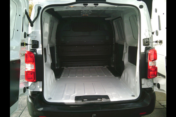 Citroën Jumpy 1.5 BlueHDI 120 pk M Club 120 pk I Navigatie I Cruisecontrol I 6 versnellingen 1e eigenaar !onderhoudsboekjes VIDEOS OF THIS SUPERB JUMPY AVAILABLE. Citroën Jumpy 1.5 BlueHDI 120 pk M Club 120 pk I Navigatie I Cruisecontrol I 6 versnellingen 1e eigenaar !onderhoudsboekjes VIDEOS OF THIS SUPERB JUMPY AVAILABLE.